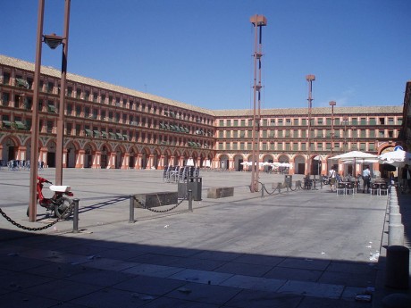 800px Plaza de la corredera 460x345 La Plaza de la Corredera, única en Andalucía