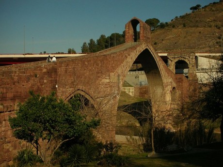 800px Spain.Catalonia.Martorell.Pont .del .Diable 460x345 El Pont del Diable