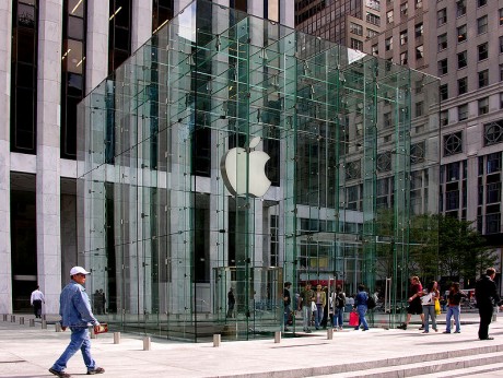 Apple Store 460x346 La Apple Store de Nueva York, diseño en la Quinta Avenida