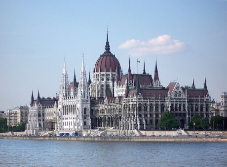 Parlamento de Budapest 460x340 El grandioso Parlamento de Budapest