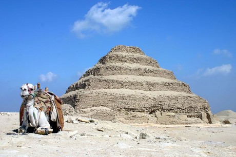 Pirámide de Djoser 460x306 La pirámide de Djoser, la más antigua de Egipto