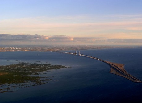 Puente de Öresund 460x334 Un puente larguísimo entre Dinamarca y Suecia
