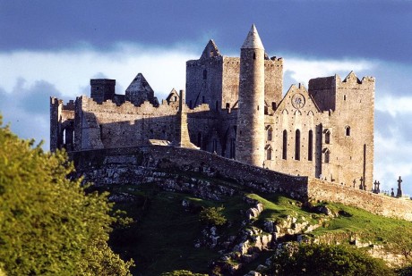 Rock Of Cashel 460x309 Rock of Cashel, una ruina gloriosa en Irlanda
