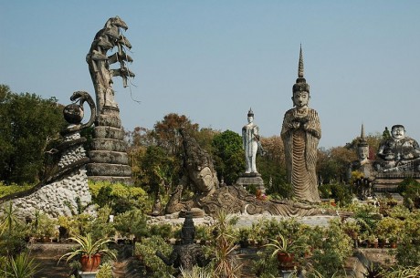 Sala Keoku 460x305 Dos parques de esculturas entre el budismo y el hinduismo