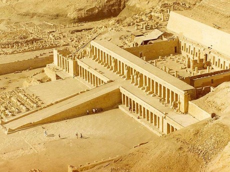 Templo de Hatshepsut 460x345 El Templo de Hatshepsut en Deir El Bahari