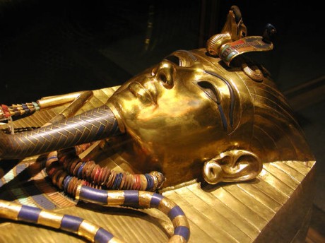 Tutanhkamun innermost coffin 460x344 La tumba de Tutankamon cierra sus puertas