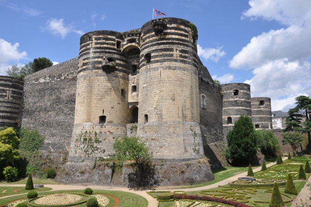 castillo de angers La sobriedad del castillo de Angers