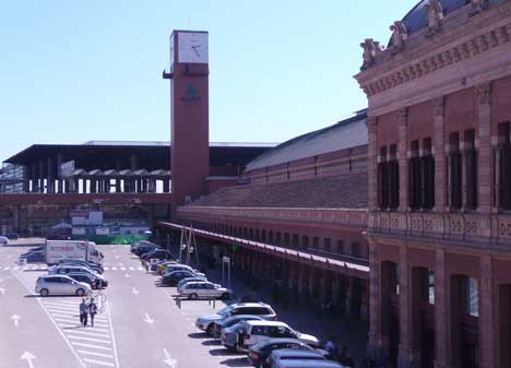 estacion ferrocarril tren metro atocha madrid Estación de Atocha en Madrid