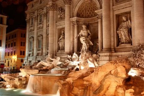 fuente2 460x306 La Fontana di Trevi, un sueño para el turista en Roma