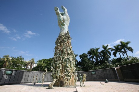 holocausto miami 460x306 Monumento al Holocausto en Miami Beach