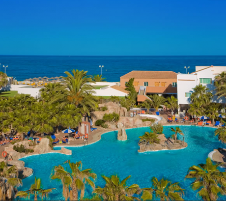 hotelnudista 460x409 Hotel Vera Playa Club, el primer hotel naturista de España