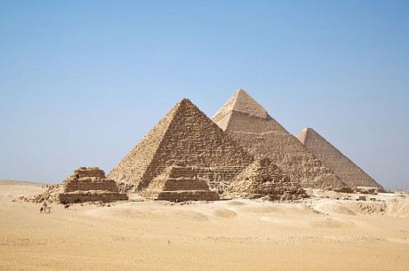 piramides 460x305 La NASA descubre 17 pirámides en Egipto