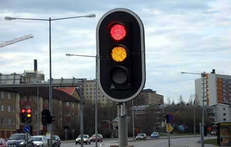semaforo led La Comunidad de Madrid ahorra energia con semáforos con tecnología LED