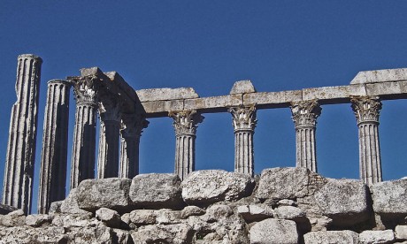 temploromano 460x276 El Templo Romano de Évora, en honor a César Augusto